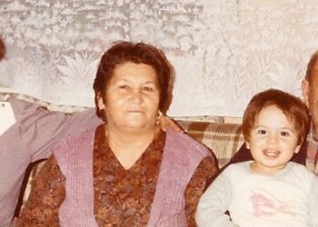 Hasretim Taştı Annem