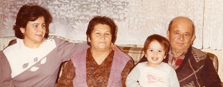 Hasretim Taştı Annem