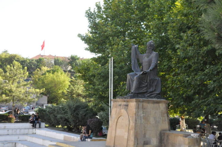 Ahi Evran Veli/Nefsinde Dünyevi Uhrevi