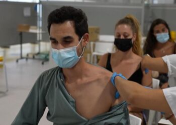 OXFORD Araştırması: Aşıların Bulaştırma Riski Yükseldi