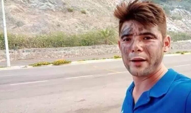 Kendi Kendine Konuşana Ne Denir