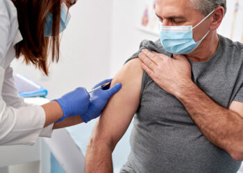 KOVİD Aşılarının Koruyuculuğunda Zamanla Dramatik Düşüşler Oldu