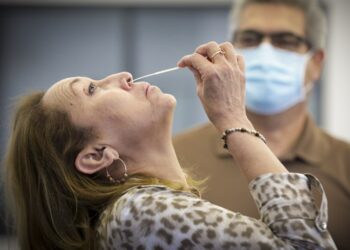 Aşılanmış Olanlar da Tıpkı Aşılılar Gibi Virüs Yayıyorlar