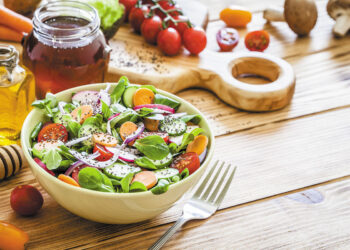 Sağlıklı Beslenme KOVİD’ e Yakalanmayı da Ağır KOVİD’ i de Önlüyor