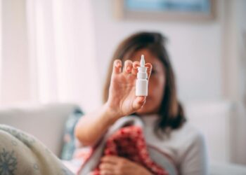 Kortizonlu Burun Spreyleri Ağır Kovid ve Ölümleri Önleyebilir