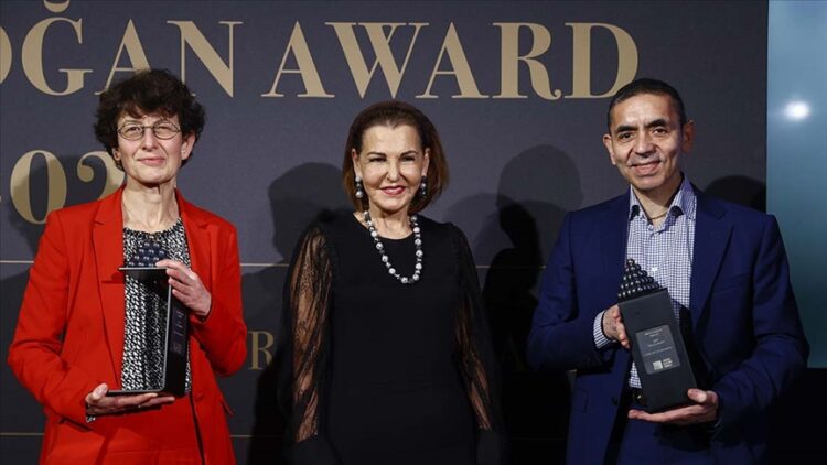 Deniz Zeyrek’ den Cevap Var Ama Suallerime Değil