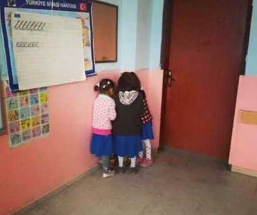 Çöp Kutusu Yanında Muhabbet…