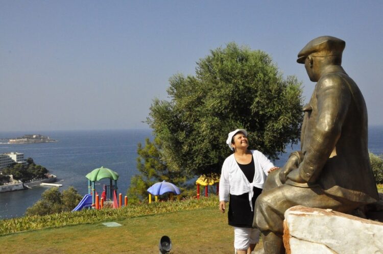 Yeşil Gözlüm Ağlama