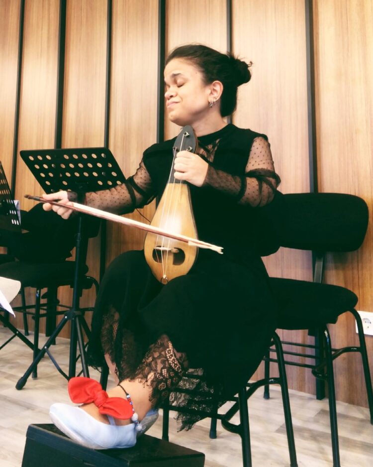 Kültür Bakanlığı Sanatçısı – Klasik Kemençe Ustası Elif Canfeza Gündüz