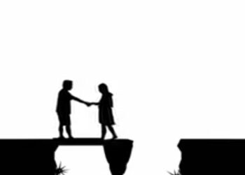 Gökten Üç Elma Düşer