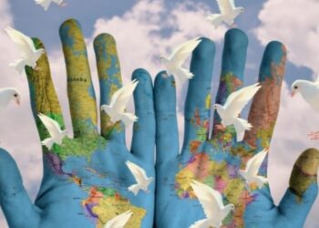 Unutmayın ki Dünyayı İyilik Kurtaracak !