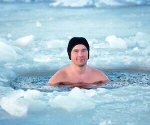 Soğuk Suda Yüzmek İlaç Gibi