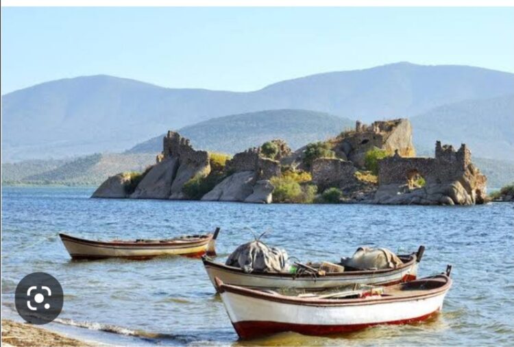 Köyün Tarihi Gölü