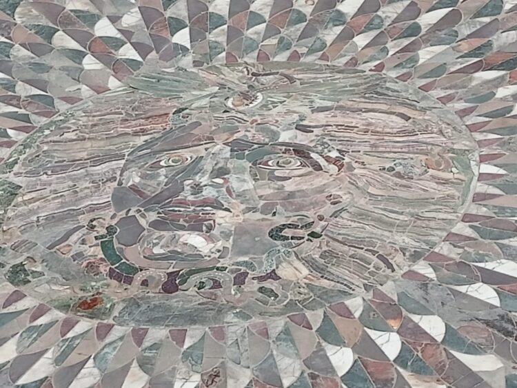 Kibyra’daki Kadın Medusa. Kadının, Gücün ve Bir Lanetin Hikayesi