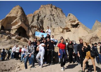 Tanışma: İnsan Üstüne