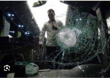 Otobüsün Ön Camı