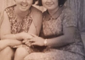 Biz Kuru Ekmeğin Tadını, Giysilerimizi Paylaşmasını Bilenlerdik