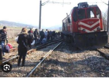 Tren Raydan Çıktı