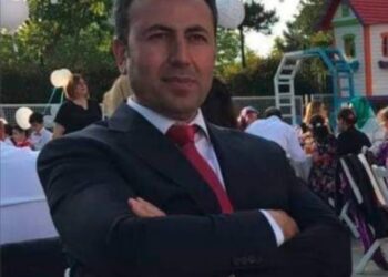 25 Kasımlarda da Sevecek misiniz Öğretmeninizi