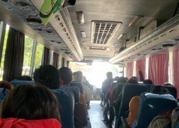 Acil İnmem Lâzım!..