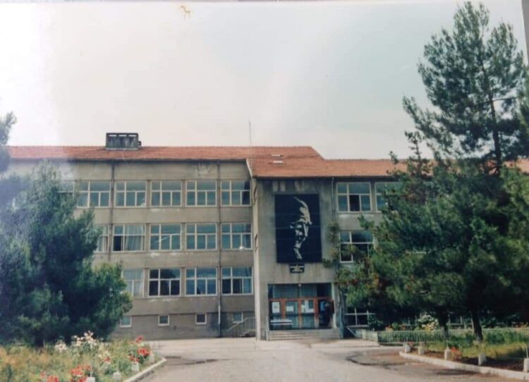 Beşikdüzü Öğretmen Okulu