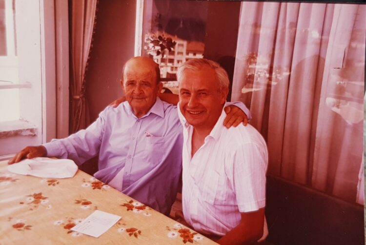 Gözü Gönlü Tok Olmak