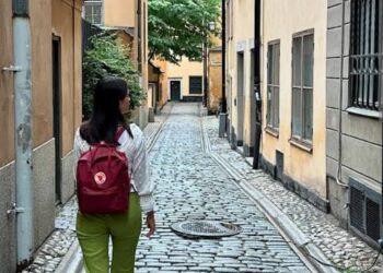 Kaldırımı Adımlarken