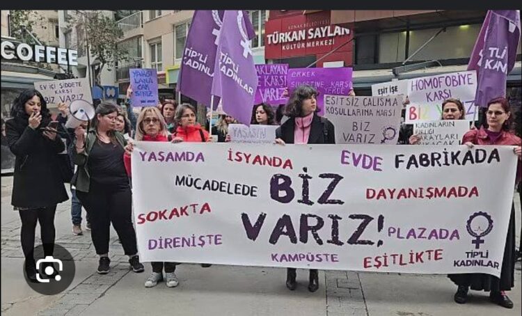 Samimiyetsizliğin Arasından 8 Martlar Çıkmaz