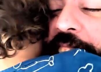 Baba, Ellerini Üzerimden Çekme