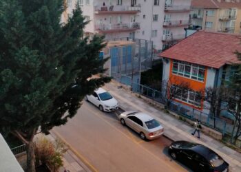 Penceremde Gün Güzelken