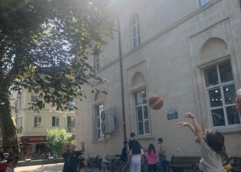 Cami Bahçeleri Sosyal Yaşam Alanlarıdır Aslında…