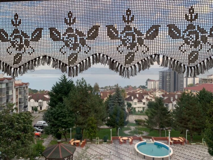 “Gülümseyen Pencereler…”