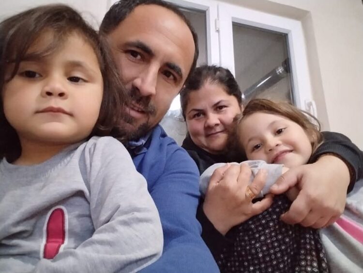 Avşar’ın Emekçi, Vefakar ve Güzel Ailesi: Mustafa & Ayşegül TOPUZ