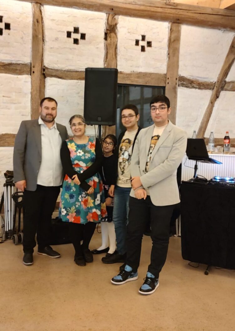 Gurbette Kök Salan, Memleketine Can Verenler: Mahmut & Melek GÖKSELLİ