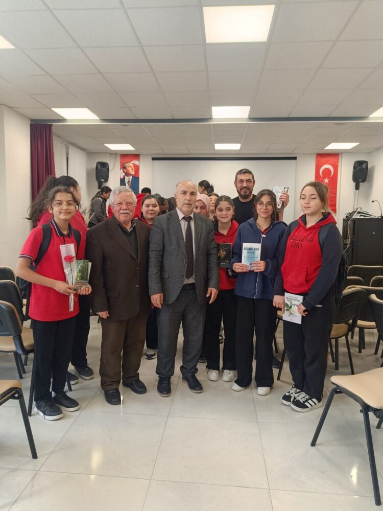 Yozgatlı Şair ve Yazarlarin Öğrencilerle Buluşması 