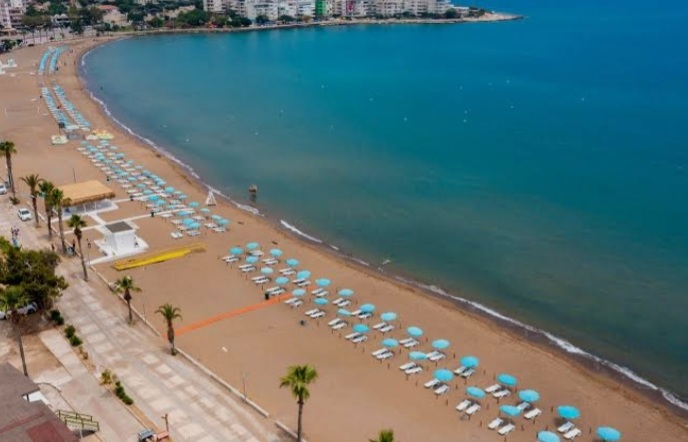 Atakent Sahili: Akdeniz’in Sessizliğe Açılan Kıyısı