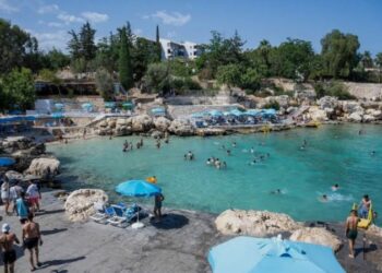Akdeniz’in Saklı Cenneti: Yapraklı Koy