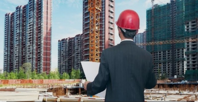 Betonun Gölgesinde Büyüyen Ekonomi: Müteahhitlik, Arsa ve İstihdam Döngüsü