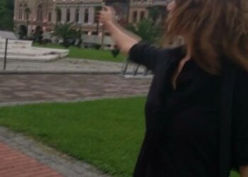 Yaşadıkların Israrla Aradıklarındır