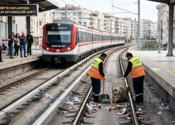 İzmir’in Raylarında Temizlik Seferberliği Şart!