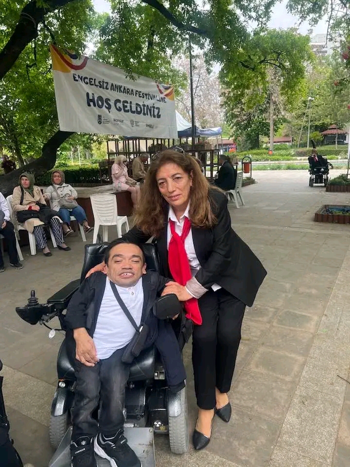 Tabela Vız Gelir: Özgür Özel ve Sarsılmaz Yol Arkadaşı Nergiz Başaran!