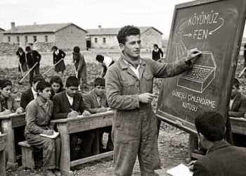 Köy Enstitülü Genç Bir Öğretmen