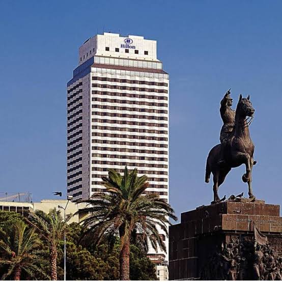 Hilton Gitsin, İzmir Büyükşehir Belediyesi Gelsin!
